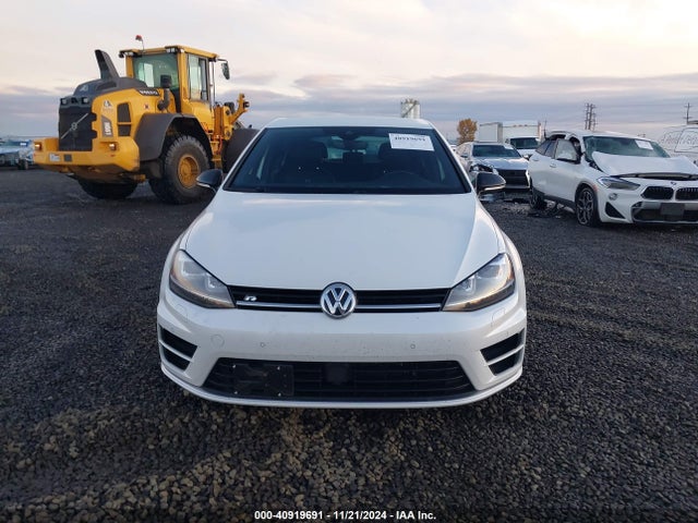WVWVF7AU8HW187009 Volkswagen Golf R 4-door W/dcc   Navigation