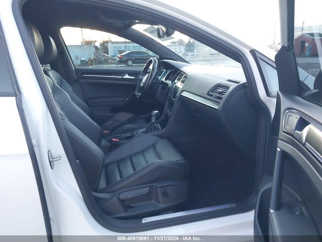WVWVF7AU8HW187009 Volkswagen Golf R 4-door W/dcc   Navigation