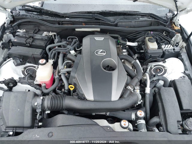 Lexus IS 200T 2017 JTHBA1D28H5055154 Image 10