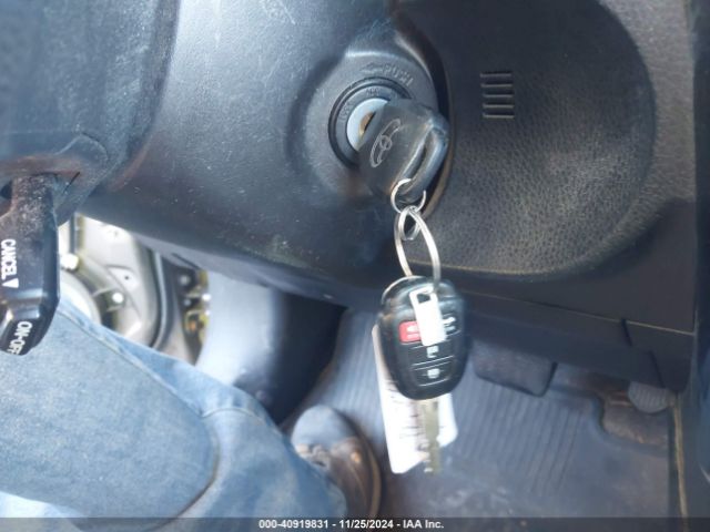 2T1BURHE8JC983907 Toyota COROLLA LE