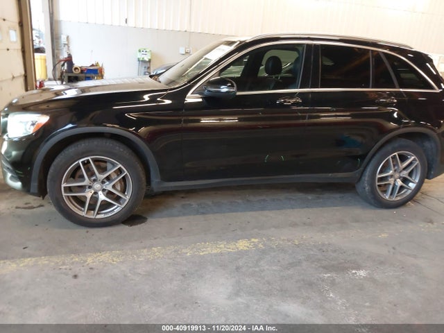 WDC0G4KB7HF157884 Mercedes-Benz Glc 300 4matic