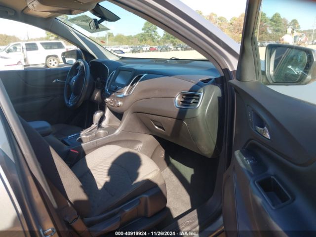 3GNAXJEV4JS581496 Chevrolet EQUINOX LT