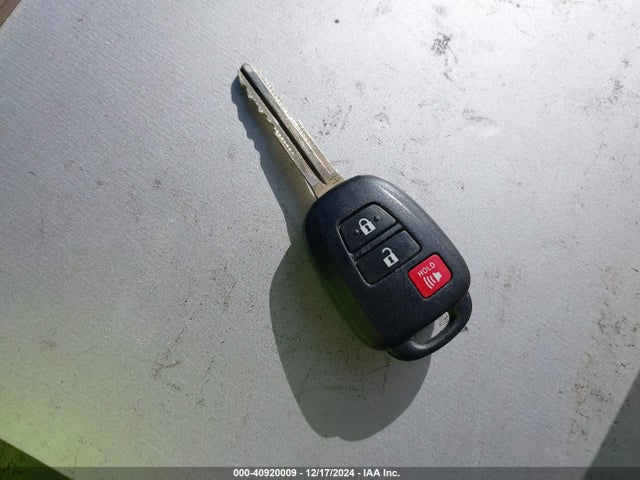 2T3ZFREV8HW330796 Toyota RAV4 LE