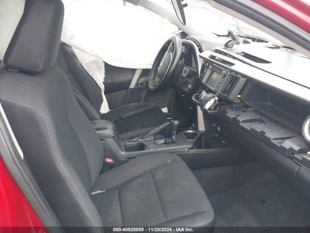 2T3ZFREV8HW330796 Toyota RAV4 LE