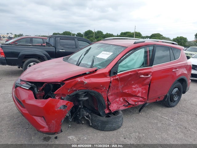 2T3ZFREV8HW330796 Toyota RAV4 LE