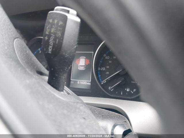 2T3ZFREV8HW330796 Toyota RAV4 LE
