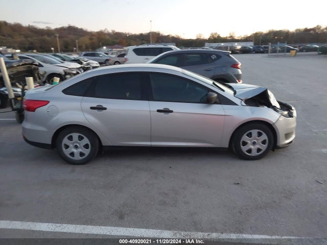 Ford FOCUS S 2017 1FADP3E20HL307998 Image 13