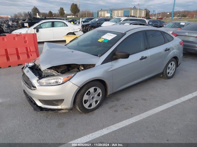Ford FOCUS S 2017 1FADP3E20HL307998 Image 2
