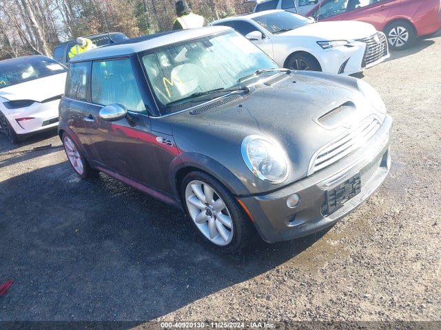 2006 MINI COOPER S WMWRE33526TL22127 Photo 0