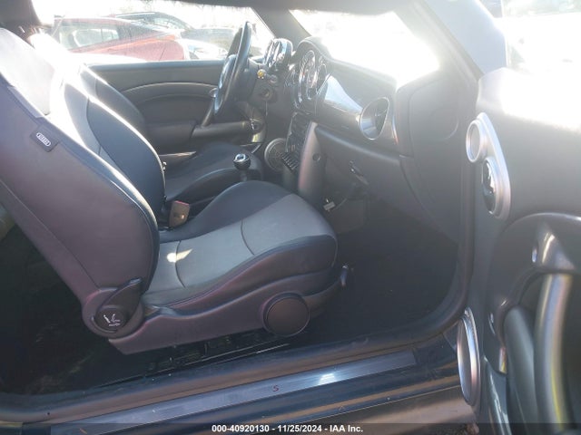 2006 MINI COOPER S WMWRE33526TL22127 Photo 4