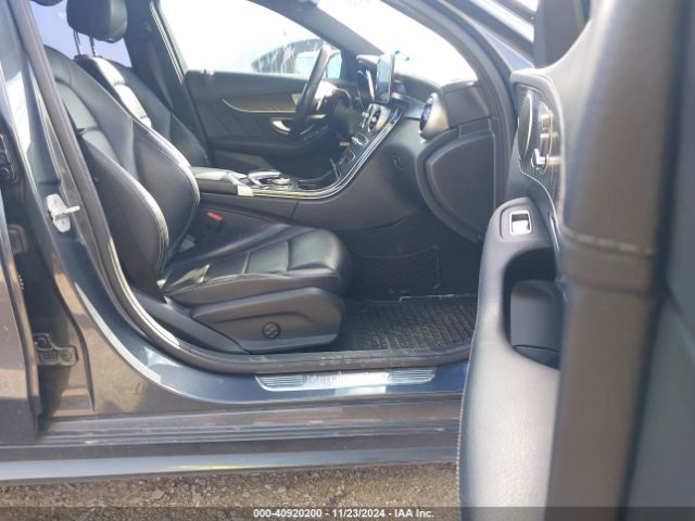 55SWF4JB5FU076449 Mercedes-Benz C 300 Luxury/sport