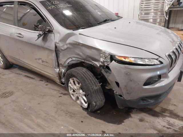 1C4PJMCB3HD213870 Jeep Cherokee Latitude 4x4