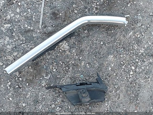1GNERFKWXKJ283205 Chevrolet Traverse Ls