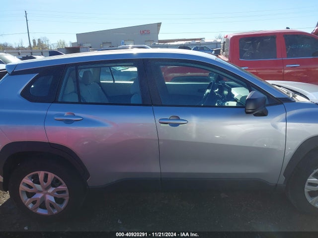 Toyota Corolla Cross L 2022 7MUAAAAG3NV018103 Image 13