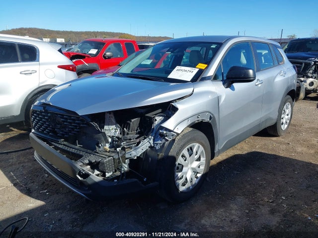 Toyota Corolla Cross L 2022 7MUAAAAG3NV018103 Image 2