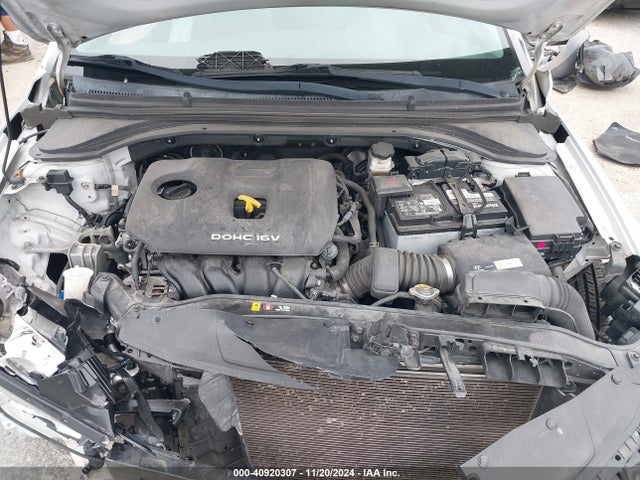 Hyundai ELANTRA SE 2017 KMHD74LF3HU147014 Image 10