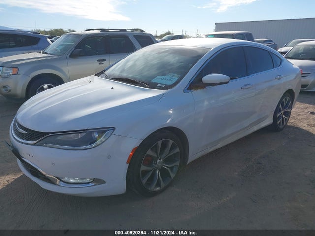 Chrysler 200 C 2015 1C3CCCCG4FN673033 Image 2