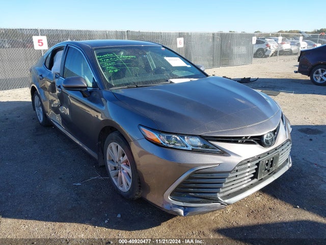 Toyota CAMRY LE 2024 4T1C11AKXRU917836 Image 1