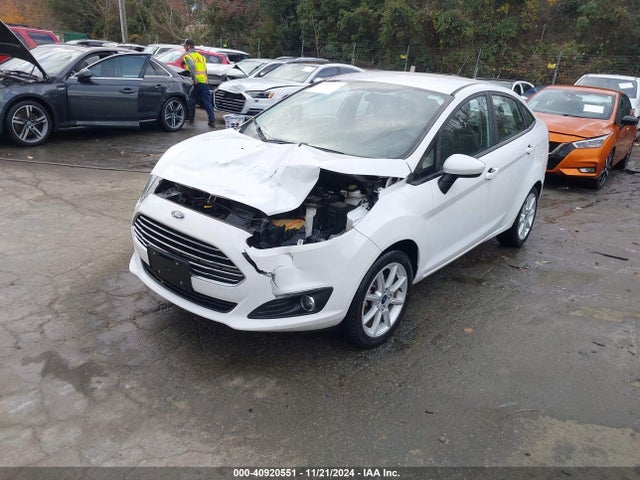 Ford FIESTA SE 2019 3FADP4BJ7KM140692 Image 2