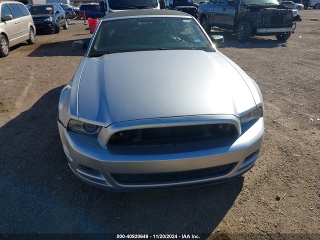 1ZVBP8EM6E5240417 Ford Mustang V6