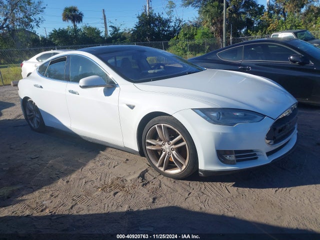 2013 TESLA MODEL S 5YJSA1CG6DFP08507 Photo 0