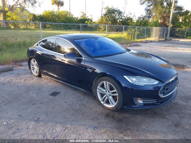 2013 TESLA MODEL S 5YJSA1DN9DFP06165 Photo 0