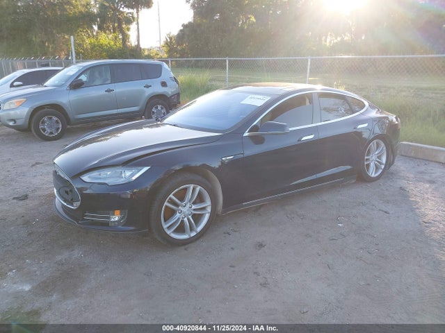2013 TESLA MODEL S 5YJSA1DN9DFP06165 Photo 1