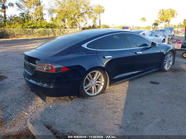 2013 TESLA MODEL S 5YJSA1DN9DFP06165 Photo 3