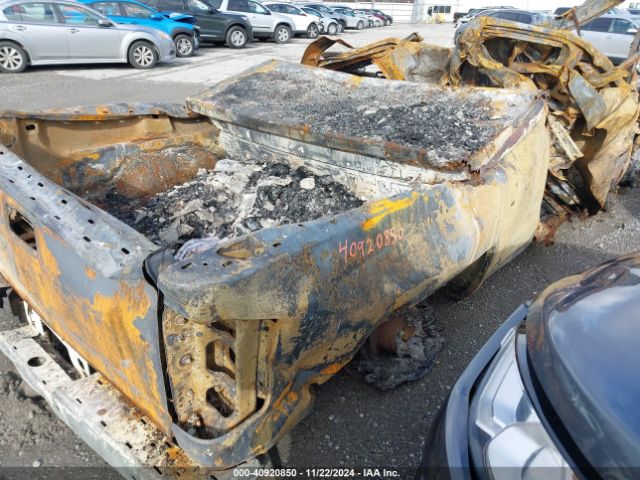 1GCVKREC5EZ220261 Chevrolet Silverado 1500 1lt