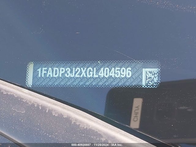 1FADP3J2XGL404596 Ford Focus Titanium