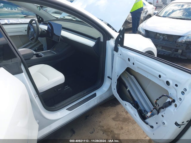 2022 TESLA MODEL Y 7SAYGAEE7NF391250 Photo 4