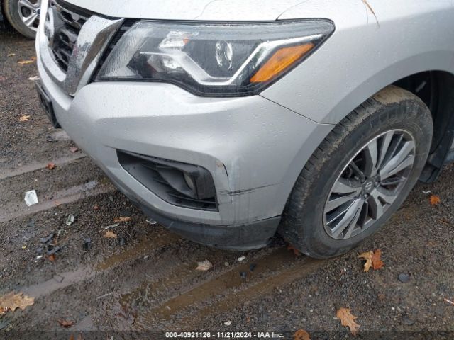 5N1DR2MM7JC666140 Nissan Pathfinder Sl