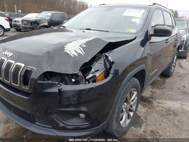 1C4PJMLBXKD338002 Jeep Cherokee Latitude Plus 4x4