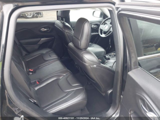 1C4PJMLBXKD338002 Jeep Cherokee Latitude Plus 4x4