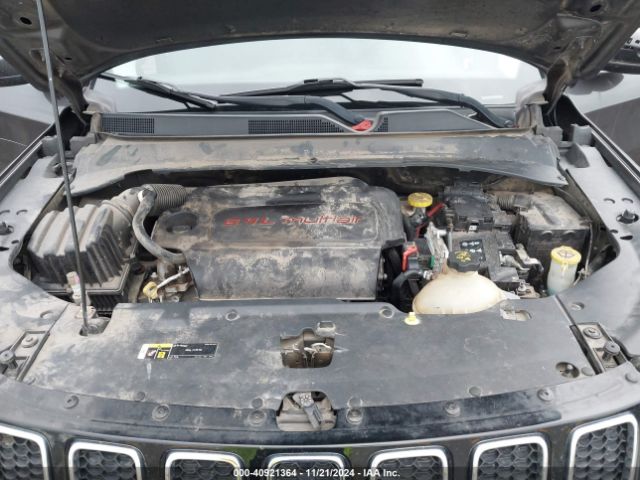 3C4NJCBB5JT211394 Jeep Compass Latitude Fwd