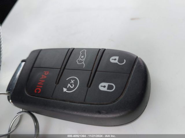 3C4NJCBB5JT211394 Jeep Compass Latitude Fwd