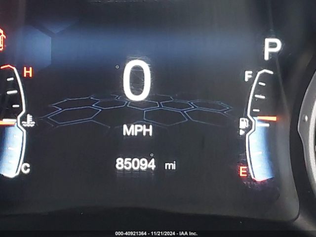 3C4NJCBB5JT211394 Jeep Compass Latitude Fwd
