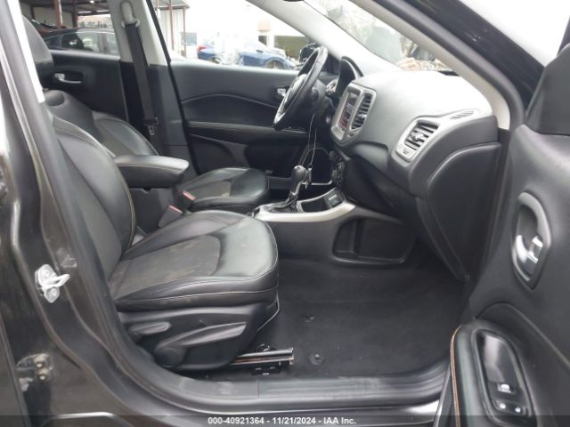 3C4NJCBB5JT211394 Jeep Compass Latitude Fwd