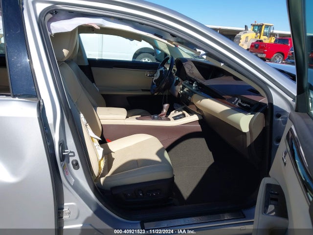 58ABK1GG5GU025589 Lexus ES 350