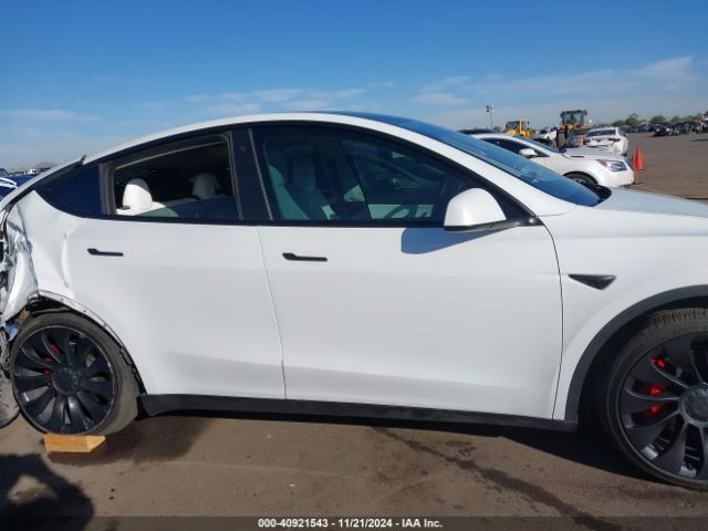7SAYGDEF4NF452693 Tesla Model Y Performance Dual Motor All-wheel Drive