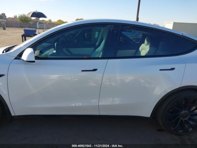 7SAYGDEF4NF452693 Tesla Model Y Performance Dual Motor All-wheel Drive