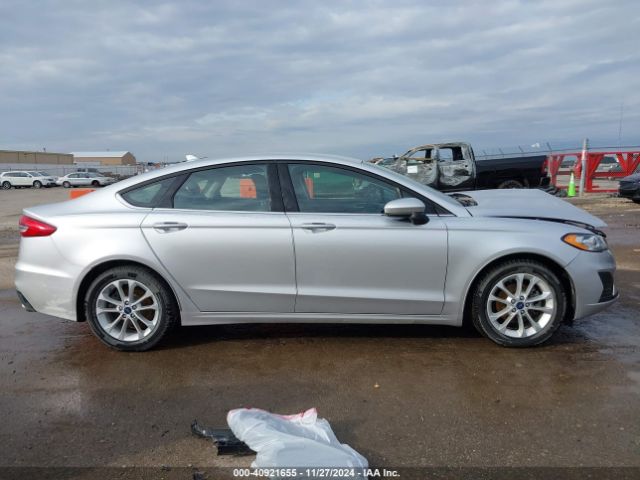 3FA6P0HD9KR229945 Ford FUSION SE