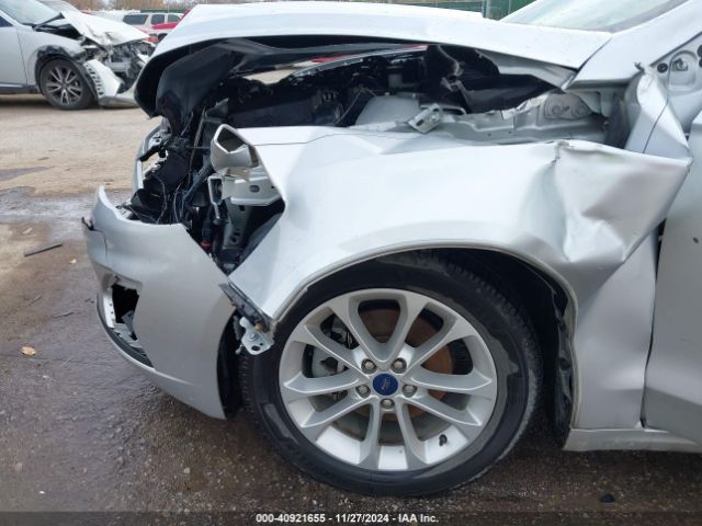 3FA6P0HD9KR229945 Ford FUSION SE