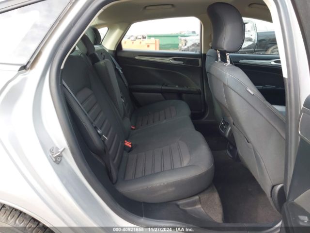 3FA6P0HD9KR229945 Ford FUSION SE