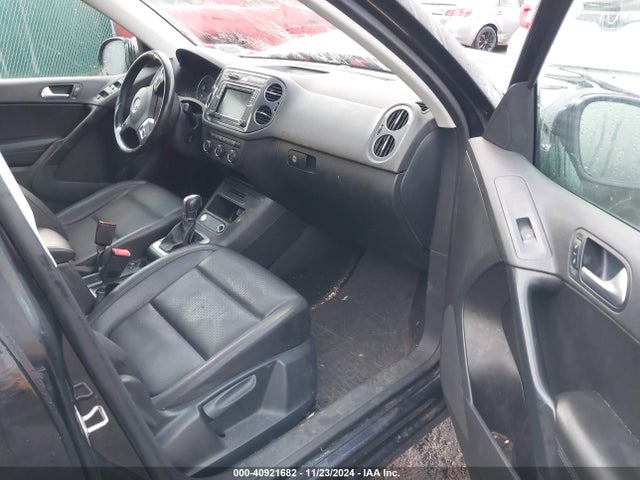 WVGBV7AX7HK011765 Volkswagen Tiguan 2.0t/s