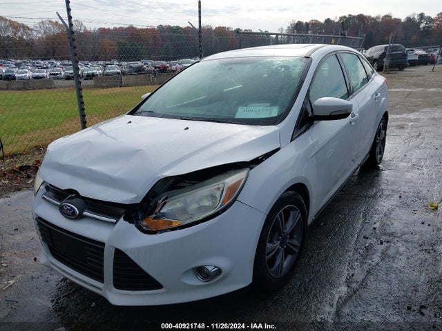 Ford FOCUS SE 2014 1FADP3F20EL396420 Image 2