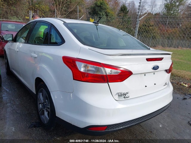 Ford FOCUS SE 2014 1FADP3F20EL396420 Image 3