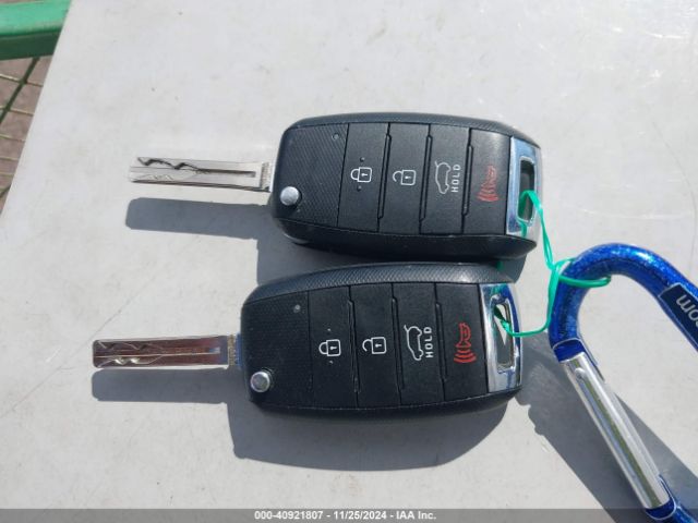 KNDJX3A51F7801970 KIA Soul !