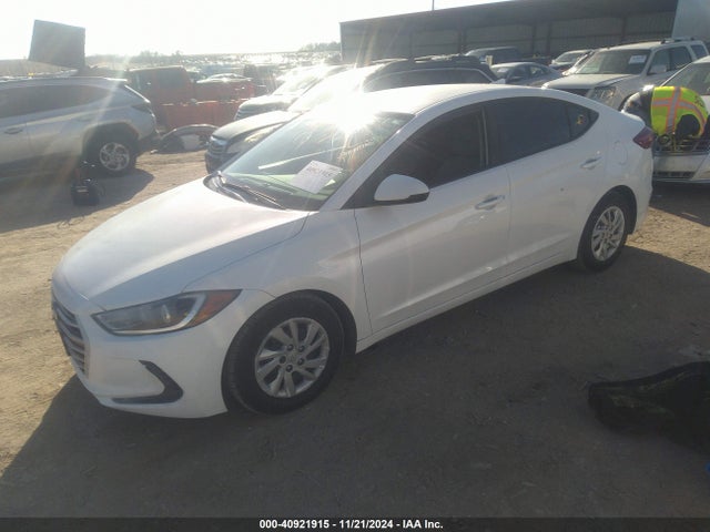 Hyundai ELANTRA SE 2017 5NPD74LF9HH204704 Image 2