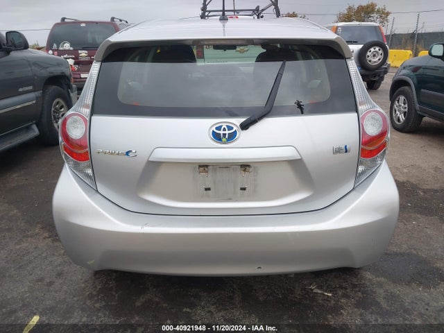 Toyota Prius C Two 2014 JTDKDTB39E1559604 Image 16